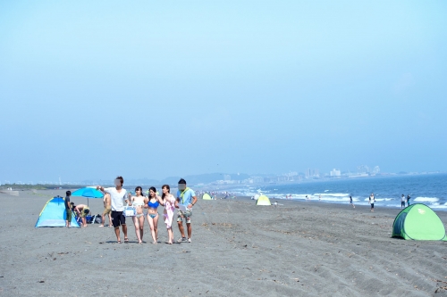 【三次】夏だ！海だ！湘南海岸を歩く誘っているかのような水着姿の女の子達をナンパして気が済むまでヤリまくったエロ画像・28枚目