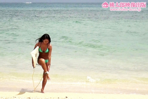 【三次】沖縄で見つけた極上日焼けボディーの女の子（22）にダメ元でAV撮影交渉！まさかのOKを貰えて速攻エロすぎる身体をハメ撮りしまくったエロ画像・16枚目