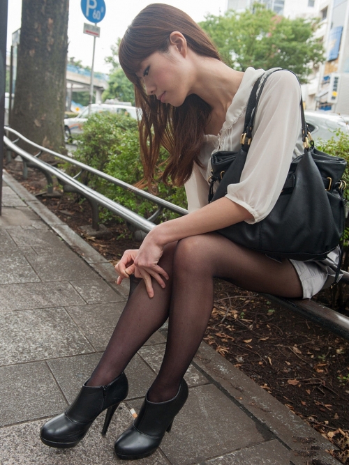 【三次】黒ストや黒タイツを履いた女の子のエロ画像part2・18枚目