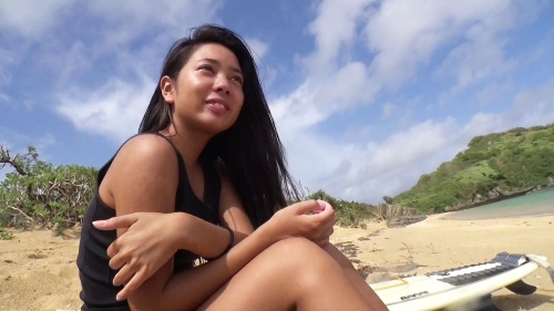 【三次】沖縄で見つけた極上日焼けボディーの女の子（22）にダメ元でAV撮影交渉！まさかのOKを貰えて速攻エロすぎる身体をハメ撮りしまくったエロ画像・3枚目